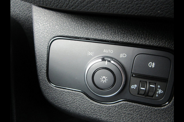 Mercedes-Benz Sprinter 215cdi, L2H2, Automaat, Airco, Camera, Navigatie, 3-Zits, Trekhaak.