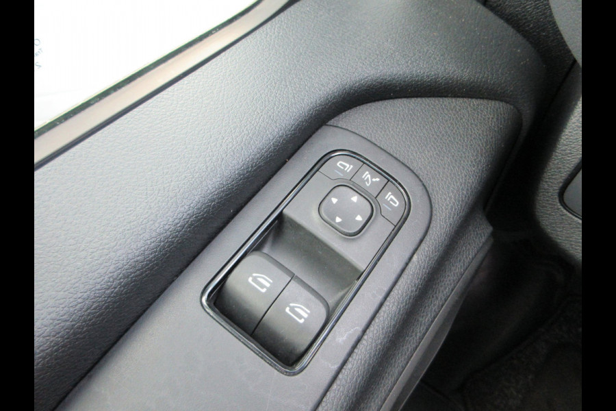 Mercedes-Benz Sprinter 215cdi, L2H2, Automaat, Airco, Camera, Navigatie, 3-Zits, Trekhaak.