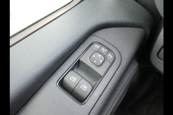 Mercedes-Benz Sprinter 215cdi, L2H2, Automaat, Airco, Camera, Navigatie, 3-Zits, Trekhaak.