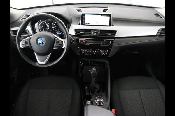 BMW X2 xDrive25e Executive | SOH 88% | Camera | Navigatie | Full LED | Park Assist | Climate control | Bluetooth | Cruise control | 18'' lichtmetalen velgen | PHEV | Plug In