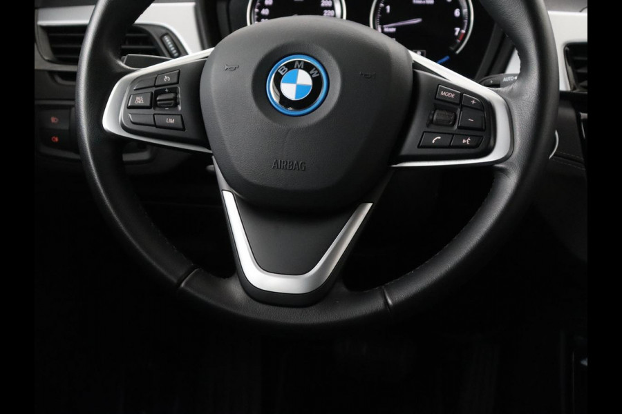 BMW X2 xDrive25e Executive | SOH 88% | Camera | Navigatie | Full LED | Park Assist | Climate control | Bluetooth | Cruise control | 18'' lichtmetalen velgen | PHEV | Plug In