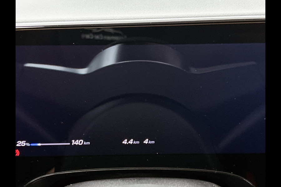 Mercedes-Benz Glb 250+ Business Solution AMG 85.5 kWh | Advanced Plus pakket | Winterpakket | Nightpakket | Parkeerpakket | Trekhaak | GUARD 360° | Vast panoramadak | 19” vijfspaaks lichtmetalen velgen |