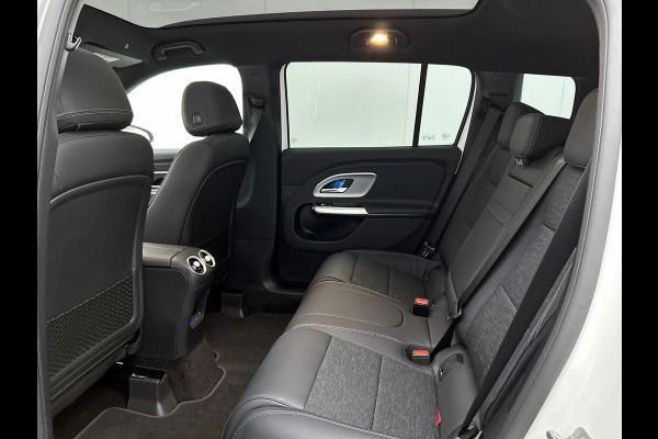 Mercedes-Benz Glb 250+ Business Solution AMG 85.5 kWh | Advanced Plus pakket | Winterpakket | Nightpakket | Parkeerpakket | Trekhaak | GUARD 360° | Vast panoramadak | 19” vijfspaaks lichtmetalen velgen |