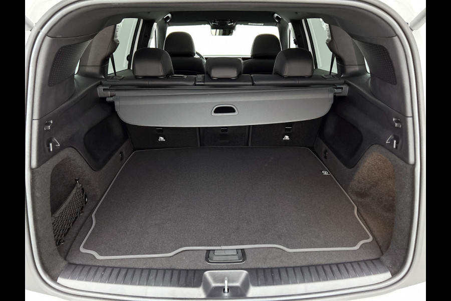 Mercedes-Benz Glb 250+ Business Solution AMG 85.5 kWh | Advanced Plus pakket | Winterpakket | Nightpakket | Parkeerpakket | Trekhaak | GUARD 360° | Vast panoramadak | 19” vijfspaaks lichtmetalen velgen |