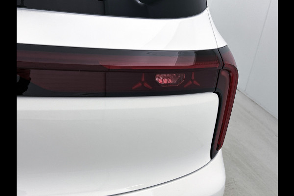 Mercedes-Benz Glb 250+ Business Solution AMG 85.5 kWh | Advanced Plus pakket | Winterpakket | Nightpakket | Parkeerpakket | Trekhaak | GUARD 360° | Vast panoramadak | 19” vijfspaaks lichtmetalen velgen |