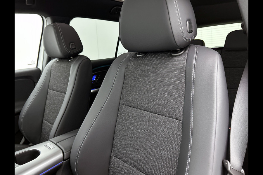 Mercedes-Benz Glb 250+ Business Solution AMG 85.5 kWh | Advanced Plus pakket | Winterpakket | Nightpakket | Parkeerpakket | Trekhaak | GUARD 360° | Vast panoramadak | 19” vijfspaaks lichtmetalen velgen |