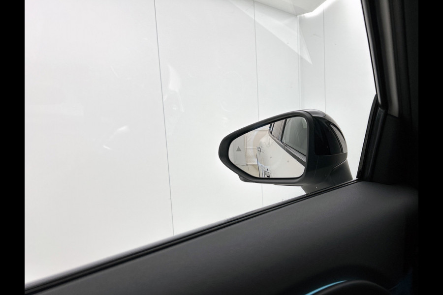 Mercedes-Benz Glb 250+ Business Solution AMG 85.5 kWh | Advanced Plus pakket | Winterpakket | Nightpakket | Parkeerpakket | Trekhaak | GUARD 360° | Vast panoramadak | 19” vijfspaaks lichtmetalen velgen |