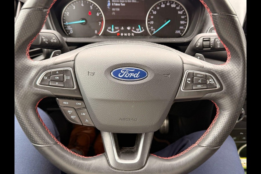 Ford EcoSport 1.0 EcoBoost ST-Line Black | 125pk Automaat  | Trekhaak | Winter Pack | B&O Audio | Achteruitrijcamera | Navigatie | Bi-Tone kleur
