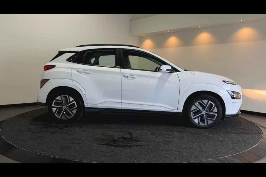 Hyundai Kona EV Comfort 39 kWh - Verwarmde stoelen | Digitaal dashboard | Hill hold functie |
