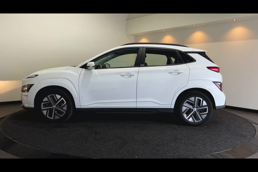 Hyundai Kona EV Comfort 39 kWh - Verwarmde stoelen | Digitaal dashboard | Hill hold functie |