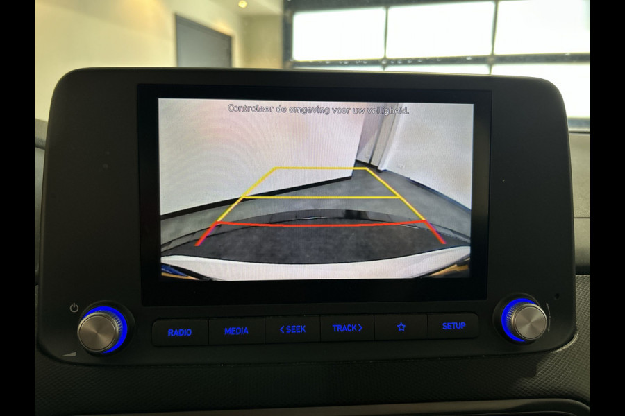 Hyundai Kona EV Comfort 39 kWh - Verwarmde stoelen | Digitaal dashboard | Hill hold functie |