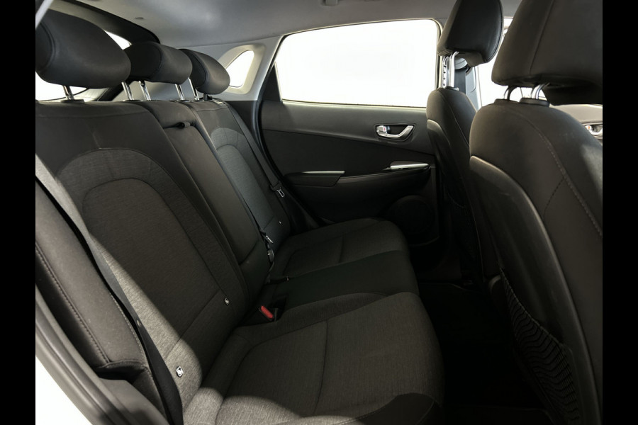 Hyundai Kona EV Comfort 39 kWh - Verwarmde stoelen | Digitaal dashboard | Hill hold functie |