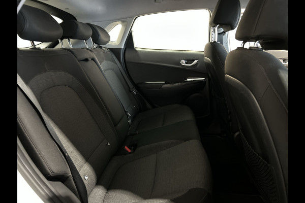 Hyundai Kona EV Comfort 39 kWh - Verwarmde stoelen | Digitaal dashboard | Hill hold functie |
