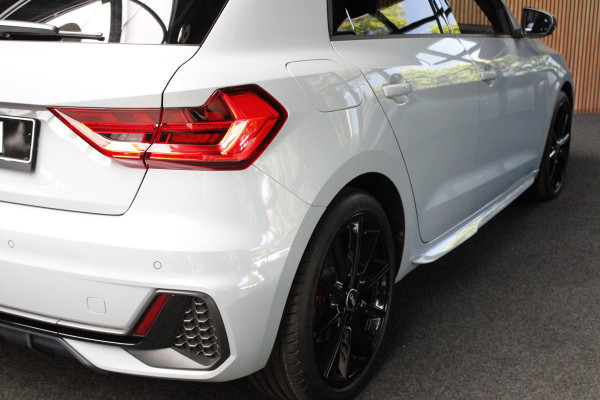 Audi A1 Sportback 40 TFSI S- Line Leder Camera Navi Virtual Climate Sonos PDC LM velgen Stoelverwarming Carplay BTW auto