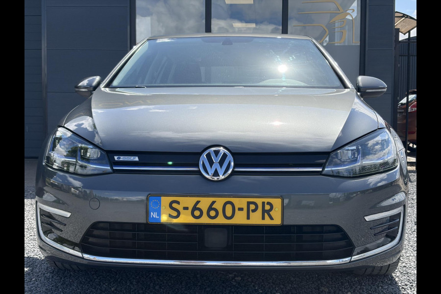 Volkswagen e-Golf e-Golf 1e Eigenaar,SOH % 84.64,Navi,Camera,Draadloos Opladen,Dealer Onderhouden,Clima,Adaptief Cruise,Carplay,Lm velgen,Apk tot 04-2027