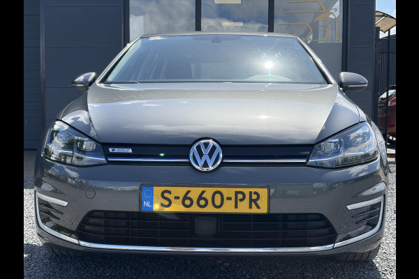 Volkswagen e-Golf e-Golf 1e Eigenaar,SOH % 84.64,Navi,Camera,Draadloos Opladen,Dealer Onderhouden,Clima,Adaptief Cruise,Carplay,Lm velgen,Apk tot 04-2027