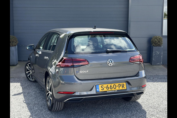 Volkswagen e-Golf e-Golf 1e Eigenaar,SOH % 84.64,Navi,Camera,Draadloos Opladen,Dealer Onderhouden,Clima,Adaptief Cruise,Carplay,Lm velgen,Apk tot 04-2027