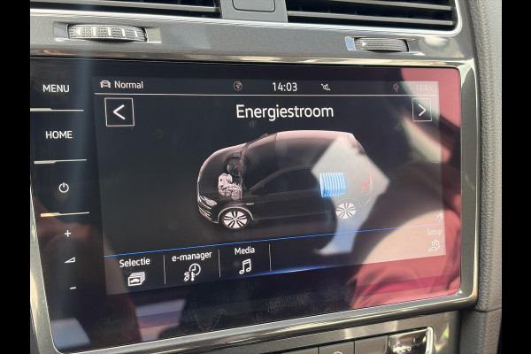 Volkswagen e-Golf e-Golf 1e Eigenaar,SOH % 84.64,Navi,Camera,Draadloos Opladen,Dealer Onderhouden,Clima,Adaptief Cruise,Carplay,Lm velgen,Apk tot 04-2027