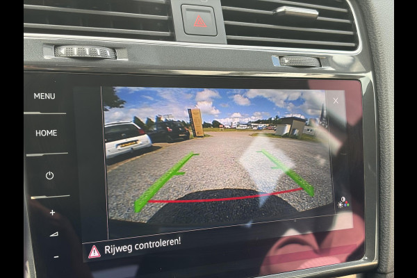 Volkswagen e-Golf e-Golf 1e Eigenaar,SOH % 84.64,Navi,Camera,Draadloos Opladen,Dealer Onderhouden,Clima,Adaptief Cruise,Carplay,Lm velgen,Apk tot 04-2027