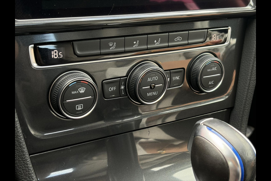Volkswagen e-Golf e-Golf 1e Eigenaar,SOH % 84.64,Navi,Camera,Draadloos Opladen,Dealer Onderhouden,Clima,Adaptief Cruise,Carplay,Lm velgen,Apk tot 04-2027