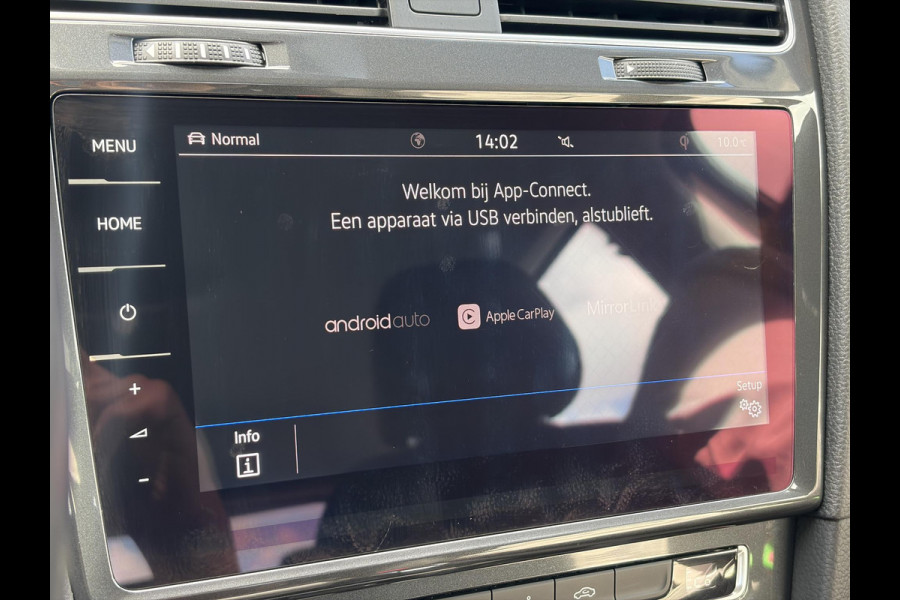 Volkswagen e-Golf e-Golf 1e Eigenaar,SOH % 84.64,Navi,Camera,Draadloos Opladen,Dealer Onderhouden,Clima,Adaptief Cruise,Carplay,Lm velgen,Apk tot 04-2027