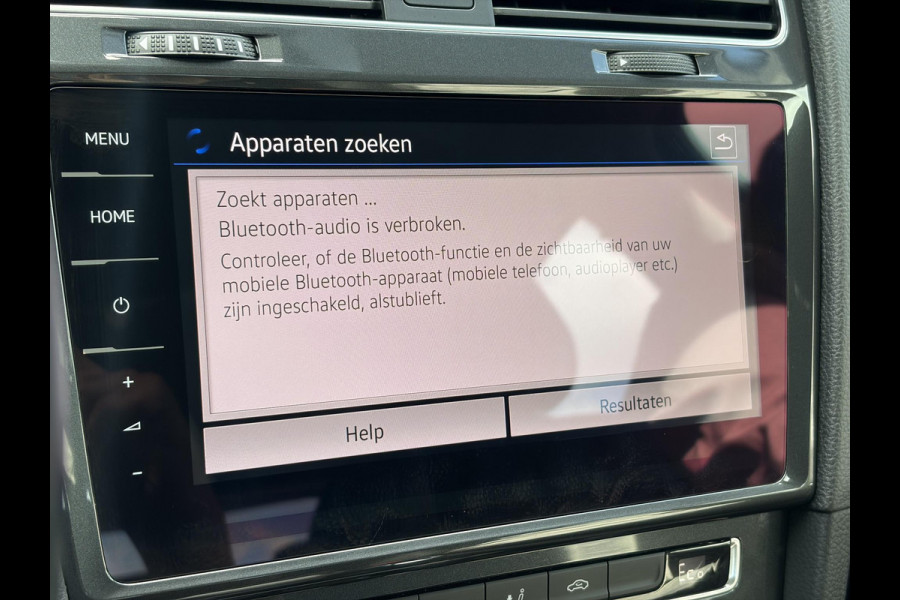 Volkswagen e-Golf e-Golf 1e Eigenaar,SOH % 84.64,Navi,Camera,Draadloos Opladen,Dealer Onderhouden,Clima,Adaptief Cruise,Carplay,Lm velgen,Apk tot 04-2027