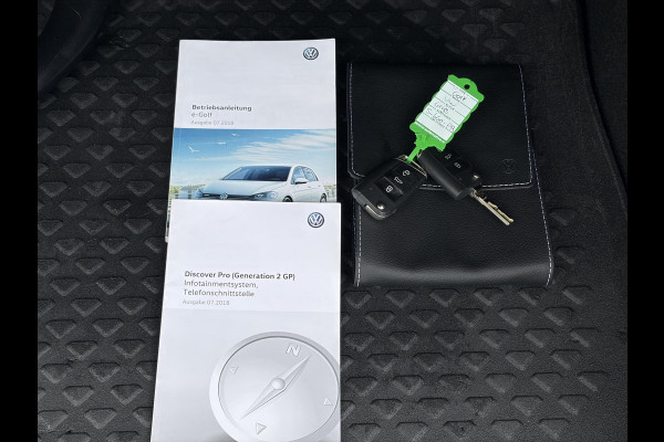 Volkswagen e-Golf e-Golf 1e Eigenaar,SOH % 84.64,Navi,Camera,Draadloos Opladen,Dealer Onderhouden,Clima,Adaptief Cruise,Carplay,Lm velgen,Apk tot 04-2027