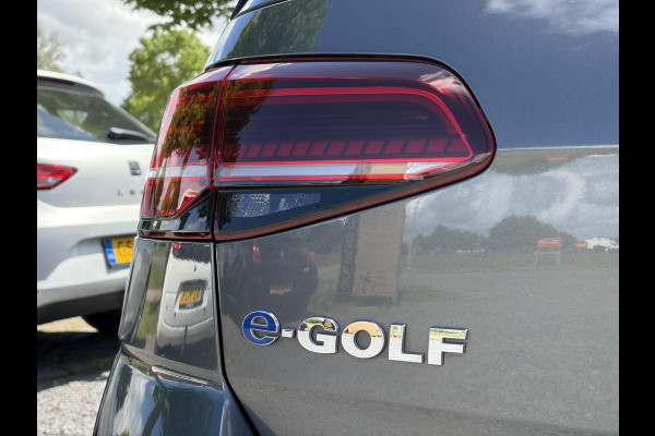 Volkswagen e-Golf e-Golf 1e Eigenaar,SOH % 84.64,Navi,Camera,Draadloos Opladen,Dealer Onderhouden,Clima,Adaptief Cruise,Carplay,Lm velgen,Apk tot 04-2027