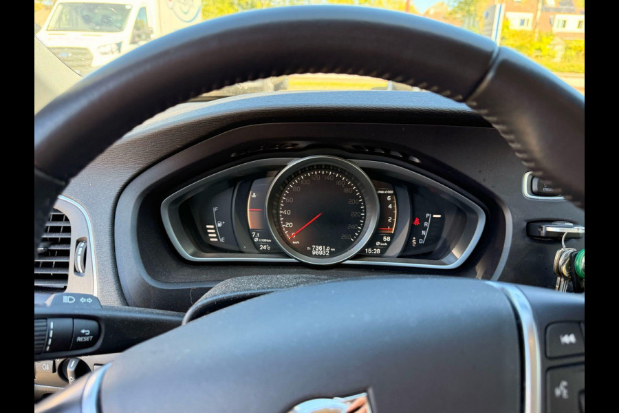 Volvo V40 Cross Country 1.5 T3 Polar+ Luxury | 150pk | Leder interieur | Panoramadak | Navigatie | Stoelverwarming |