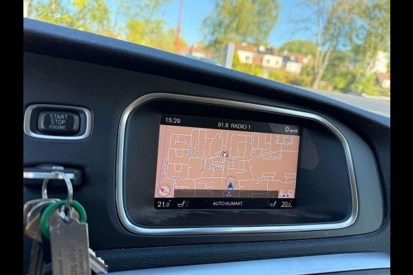 Volvo V40 Cross Country 1.5 T3 Polar+ Luxury | 150pk | Leder interieur | Panoramadak | Navigatie | Stoelverwarming |
