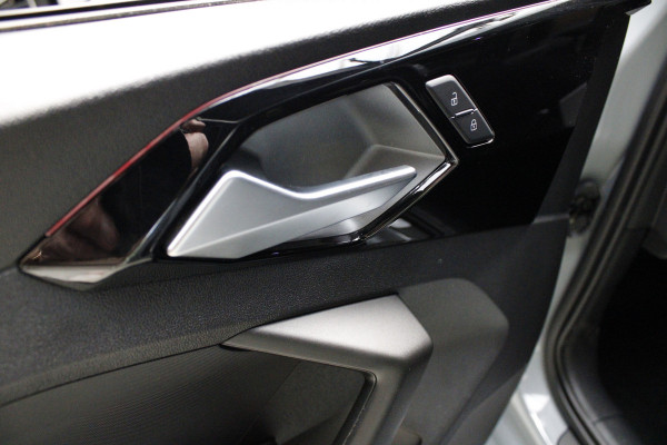 Audi A1 Sportback 40 TFSI S- Line Leder Camera Navi Virtual Climate Sonos PDC LM velgen Stoelverwarming Carplay BTW auto