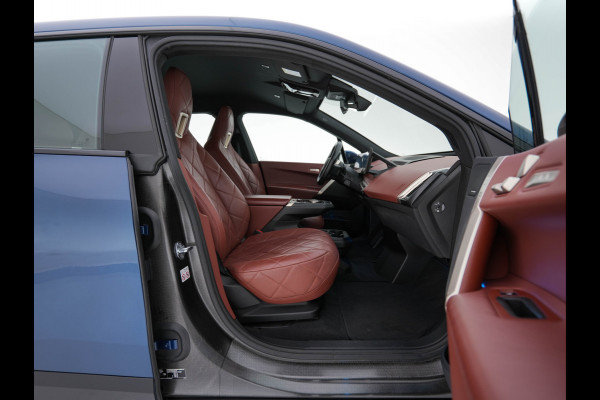 BMW iX xDrive40 High Executive 77 kWh [ 3-Fase ] {SOH-100%} (INCL.BTW) *HEAD-UP | LEATHER | TOP-VIEW | FULL-LED | MEMORY-PACK | HARMAN/KARDON | BLINDSPOT | WIDESCREEN-COCKPIT | HEATED-COMOFRTSEATS | DAB | AMBIENT-LIGHT | NAVI-FULLMAP | TOWBAR | 21''AL