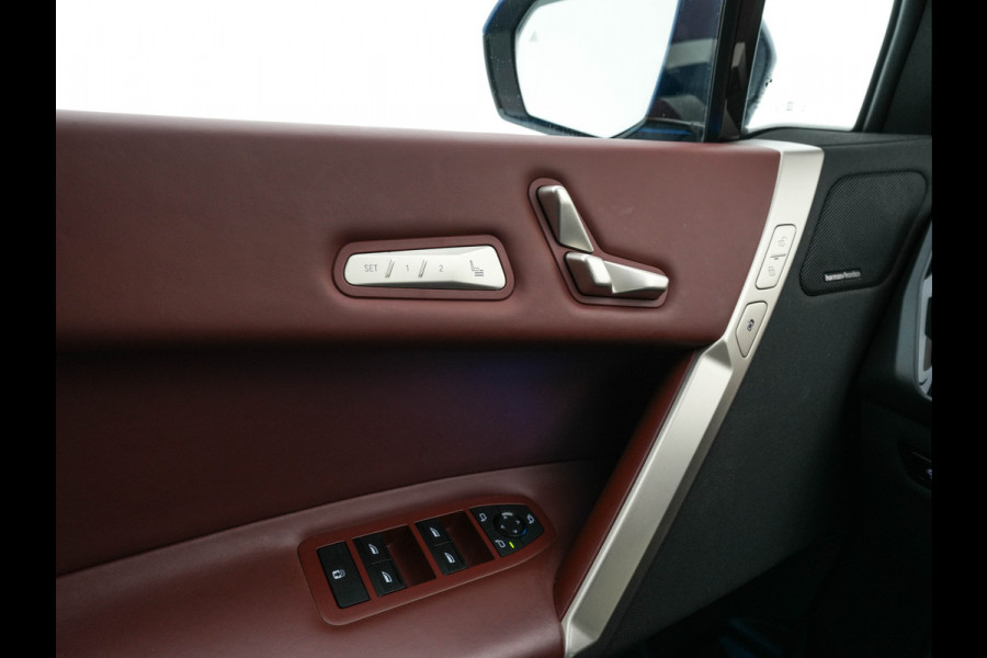 BMW iX xDrive40 High Executive 77 kWh [ 3-Fase ] {SOH-100%} (INCL.BTW) *HEAD-UP | LEATHER | TOP-VIEW | FULL-LED | MEMORY-PACK | HARMAN/KARDON | BLINDSPOT | WIDESCREEN-COCKPIT | HEATED-COMOFRTSEATS | DAB | AMBIENT-LIGHT | NAVI-FULLMAP | TOWBAR | 21''AL