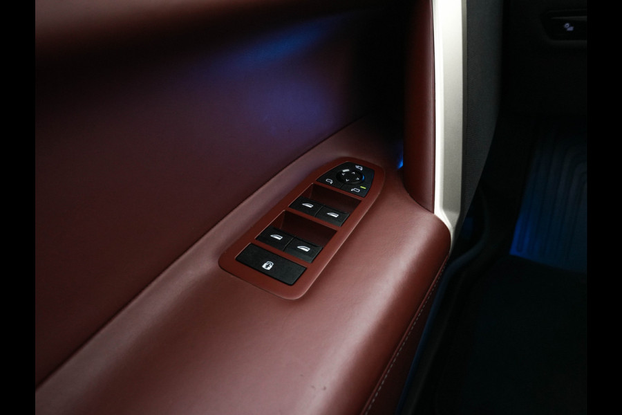 BMW iX xDrive40 High Executive 77 kWh [ 3-Fase ] {SOH-100%} (INCL.BTW) *HEAD-UP | LEATHER | TOP-VIEW | FULL-LED | MEMORY-PACK | HARMAN/KARDON | BLINDSPOT | WIDESCREEN-COCKPIT | HEATED-COMOFRTSEATS | DAB | AMBIENT-LIGHT | NAVI-FULLMAP | TOWBAR | 21''AL