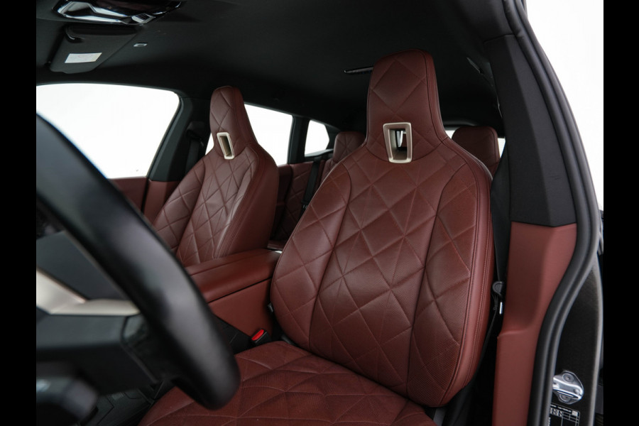 BMW iX xDrive40 High Executive 77 kWh [ 3-Fase ] {SOH-100%} (INCL.BTW) *HEAD-UP | LEATHER | TOP-VIEW | FULL-LED | MEMORY-PACK | HARMAN/KARDON | BLINDSPOT | WIDESCREEN-COCKPIT | HEATED-COMOFRTSEATS | DAB | AMBIENT-LIGHT | NAVI-FULLMAP | TOWBAR | 21''AL