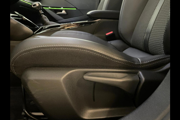 Peugeot 208 1.2 PureTech GT AIRCO NAVI CRUISE BLUETOOTH APPLE CARPLAY VELGEN METALLIC LAK ZEER NETTE AUTO