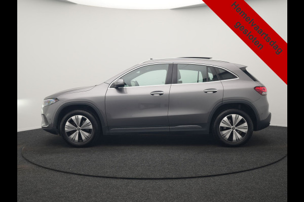 Mercedes-Benz EQA 250 Business Line 66 kWh 191pk Dealer O.H. | Panodak | MBUX Widescreen Navi | Camera | Stoelen & Stuur Verwarmd | Keyless | Blis | Apple Carplay | Sfeerverlichting | Park Assist | Navigatie | DAB | 18''L.M. |