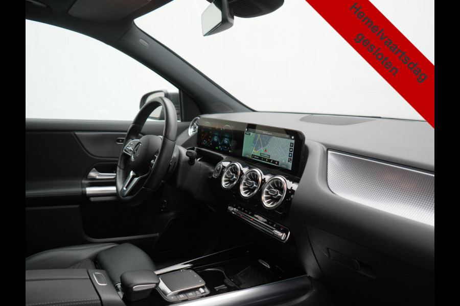 Mercedes-Benz EQA 250 Business Line 66 kWh 191pk Dealer O.H. | Panodak | MBUX Widescreen Navi | Camera | Stoelen & Stuur Verwarmd | Keyless | Blis | Apple Carplay | Sfeerverlichting | Park Assist | Navigatie | DAB | 18''L.M. |