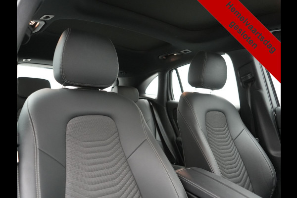 Mercedes-Benz EQA 250 Business Line 66 kWh 191pk Dealer O.H. | Panodak | MBUX Widescreen Navi | Camera | Stoelen & Stuur Verwarmd | Keyless | Blis | Apple Carplay | Sfeerverlichting | Park Assist | Navigatie | DAB | 18''L.M. |