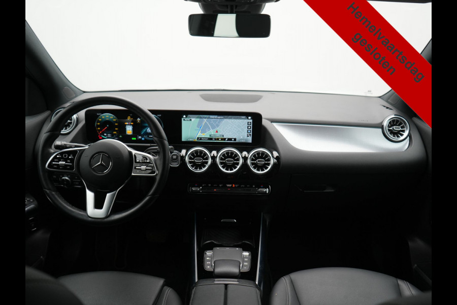 Mercedes-Benz EQA 250 Business Line 66 kWh 191pk Dealer O.H. | Panodak | MBUX Widescreen Navi | Camera | Stoelen & Stuur Verwarmd | Keyless | Blis | Apple Carplay | Sfeerverlichting | Park Assist | Navigatie | DAB | 18''L.M. |