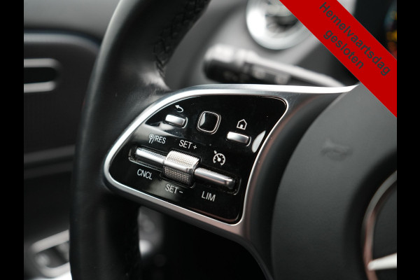 Mercedes-Benz EQA 250 Business Line 66 kWh 191pk Dealer O.H. | Panodak | MBUX Widescreen Navi | Camera | Stoelen & Stuur Verwarmd | Keyless | Blis | Apple Carplay | Sfeerverlichting | Park Assist | Navigatie | DAB | 18''L.M. |