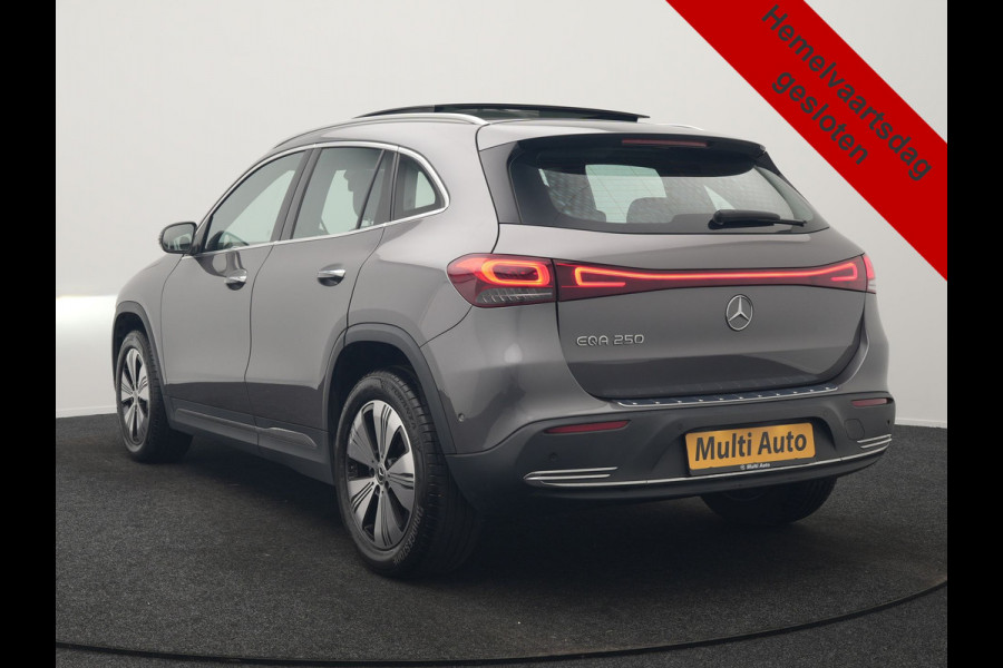 Mercedes-Benz EQA 250 Business Line 66 kWh 191pk Dealer O.H. | Panodak | MBUX Widescreen Navi | Camera | Stoelen & Stuur Verwarmd | Keyless | Blis | Apple Carplay | Sfeerverlichting | Park Assist | Navigatie | DAB | 18''L.M. |