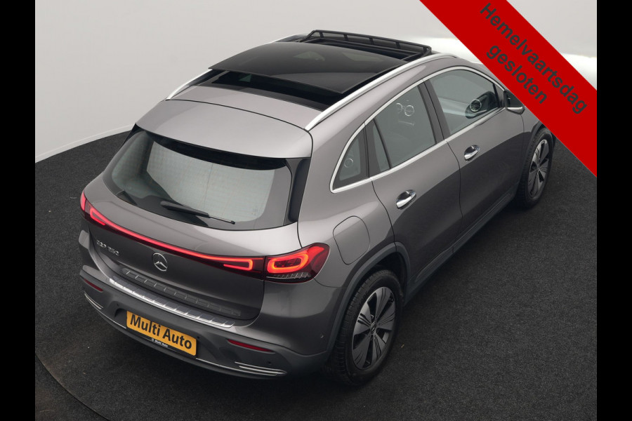 Mercedes-Benz EQA 250 Business Line 66 kWh 191pk Dealer O.H. | Panodak | MBUX Widescreen Navi | Camera | Stoelen & Stuur Verwarmd | Keyless | Blis | Apple Carplay | Sfeerverlichting | Park Assist | Navigatie | DAB | 18''L.M. |
