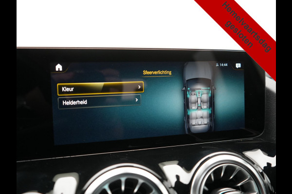 Mercedes-Benz EQA 250 Business Line 66 kWh 191pk Dealer O.H. | Panodak | MBUX Widescreen Navi | Camera | Stoelen & Stuur Verwarmd | Keyless | Blis | Apple Carplay | Sfeerverlichting | Park Assist | Navigatie | DAB | 18''L.M. |