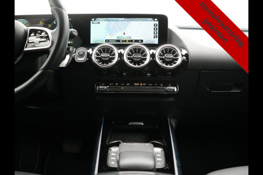 Mercedes-Benz EQA 250 Business Line 66 kWh 191pk Dealer O.H. | Panodak | MBUX Widescreen Navi | Camera | Stoelen & Stuur Verwarmd | Keyless | Blis | Apple Carplay | Sfeerverlichting | Park Assist | Navigatie | DAB | 18''L.M. |