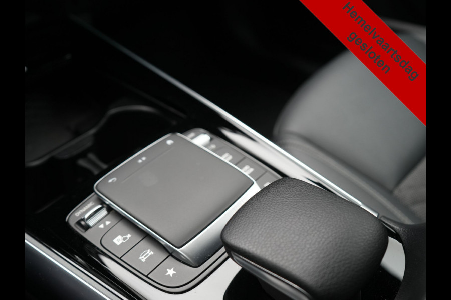 Mercedes-Benz EQA 250 Business Line 66 kWh 191pk Dealer O.H. | Panodak | MBUX Widescreen Navi | Camera | Stoelen & Stuur Verwarmd | Keyless | Blis | Apple Carplay | Sfeerverlichting | Park Assist | Navigatie | DAB | 18''L.M. |