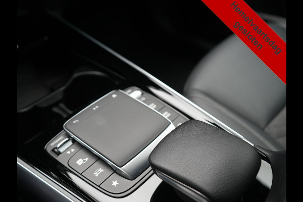 Mercedes-Benz EQA 250 Business Line 66 kWh 191pk Dealer O.H. | Panodak | MBUX Widescreen Navi | Camera | Stoelen & Stuur Verwarmd | Keyless | Blis | Apple Carplay | Sfeerverlichting | Park Assist | Navigatie | DAB | 18''L.M. |