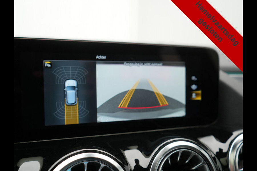 Mercedes-Benz EQA 250 Business Line 66 kWh 191pk Dealer O.H. | Panodak | MBUX Widescreen Navi | Camera | Stoelen & Stuur Verwarmd | Keyless | Blis | Apple Carplay | Sfeerverlichting | Park Assist | Navigatie | DAB | 18''L.M. |