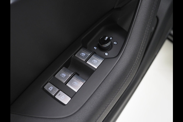 Audi A6 Avant 50 TFSI e quattro Full Black | Panoramadak | HUD | B&O Audio | Leder | Keyless | Camera | Sfeerlicht | Carplay