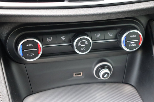 Alfa Romeo Stelvio 2.0 T AWD Super Q4 leer trekhaak el.klep camera Carplay